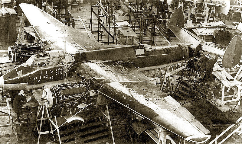 Sklapanje prototipa 103 (budućeg Tu-2) u hali Centralnog konstruktorskog biroa 29, 1940. 