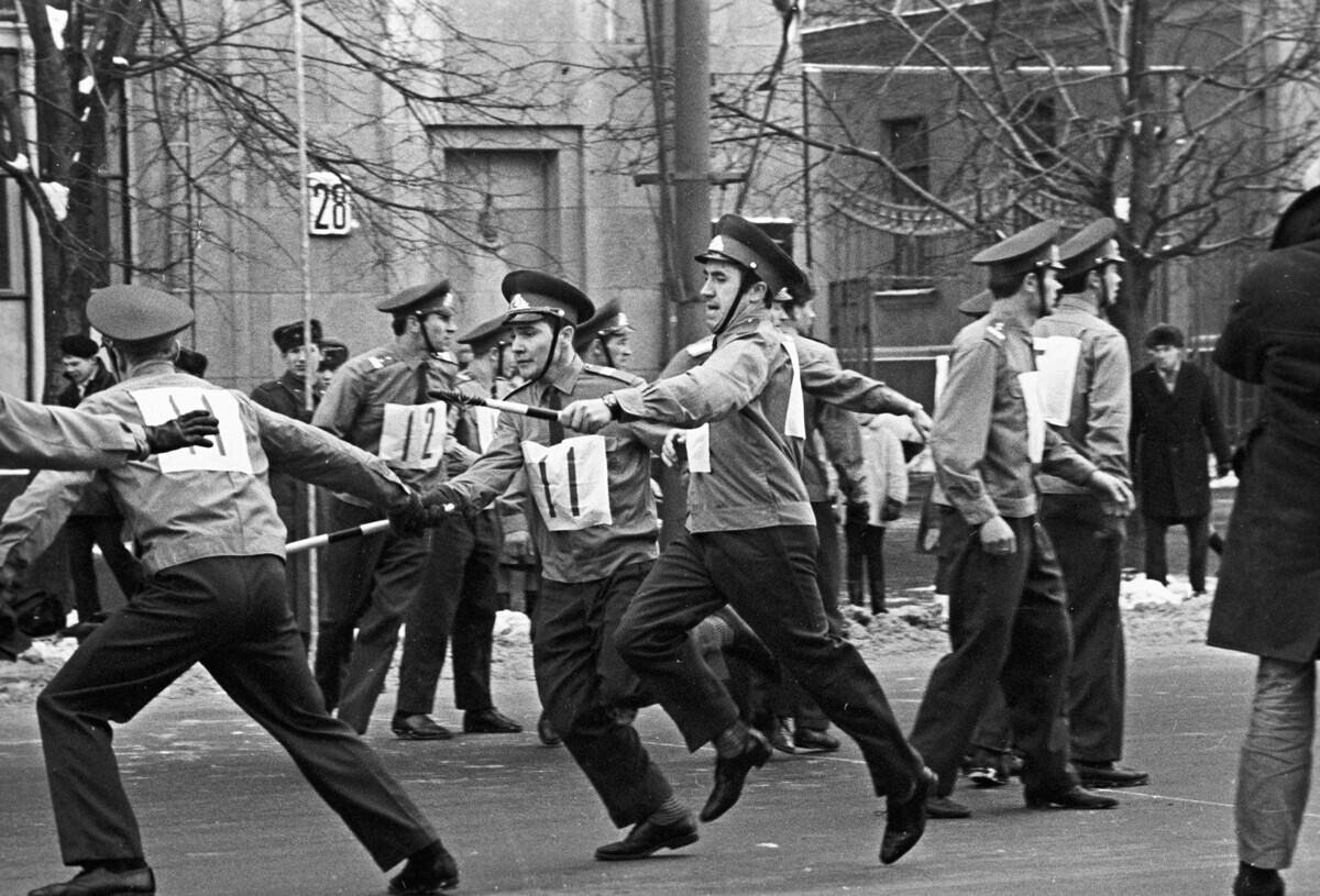 Perayaan hari libur profesional polisi Soviet (1969).