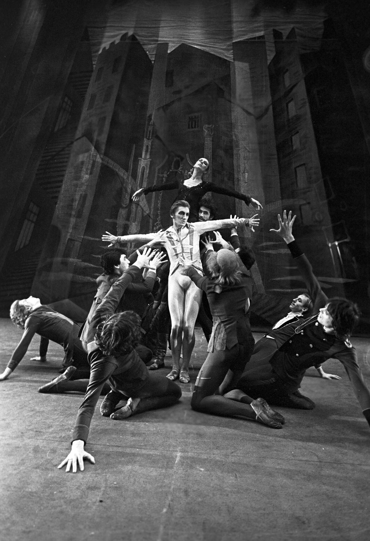 Сцена из балета Бориса Эйфмана 