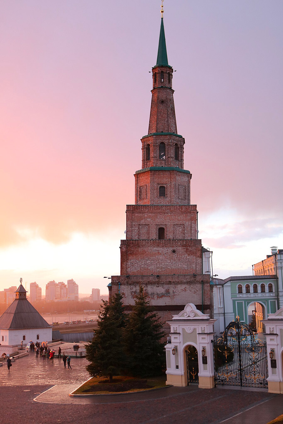 Menara Söyembikä di Kazan.