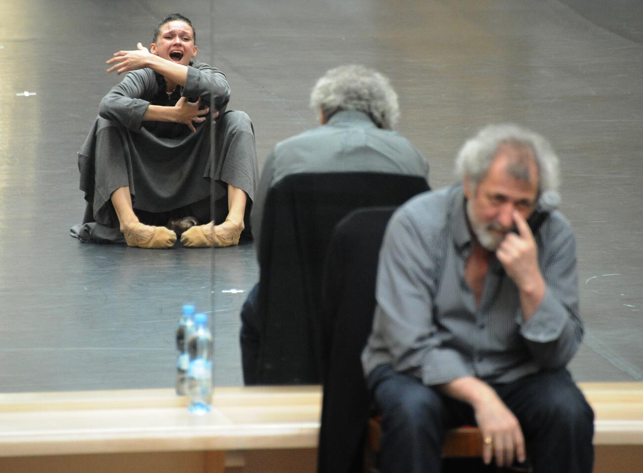 Boris Eifman and Lyubov Andreeva, soloist of the Boris Eifman Ballet Theatre, rehearsing a scene from the ballet 