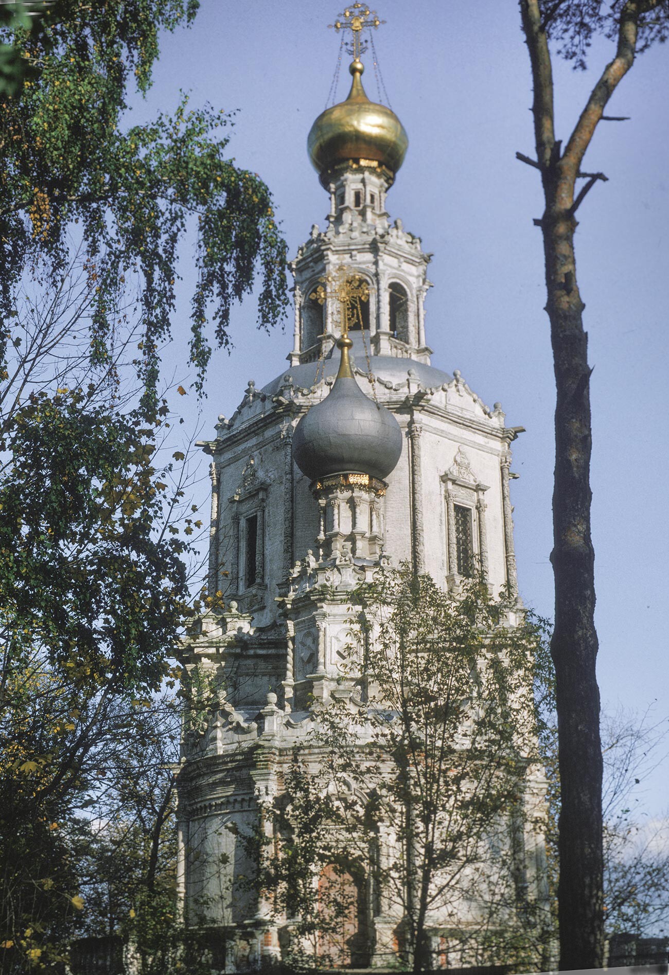 Troitse-Lykovo. Chiesa della Trinità, vista ovest. 29 settembre 1979

