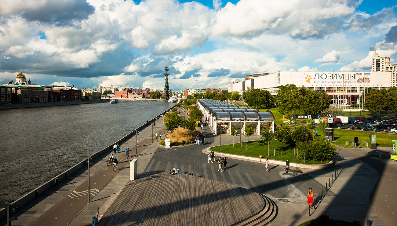 Quai aux abords de la Nouvelle galerie Tretiakov