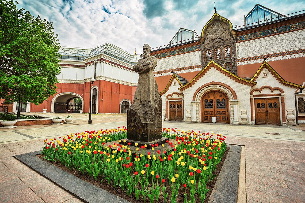 Tretyakov Gallery is situated at Lavrushinsky Lane
