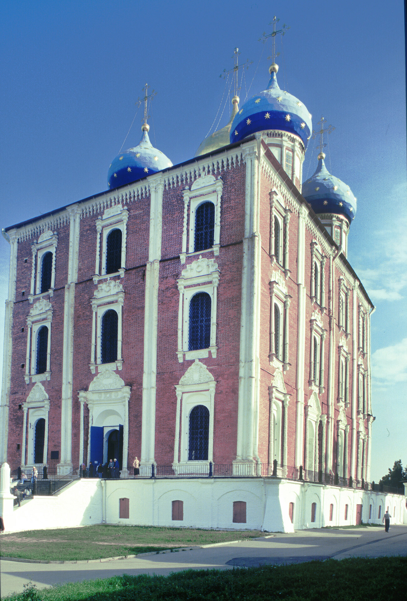 Ryazan Kremlin. Katedral Tertidurnya Perawan, pemandangan barat daya. 28 Agustus 2005