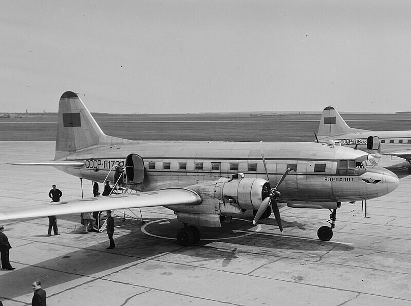 Цивилни авион Ил-12 у Будимпешти, 1956.