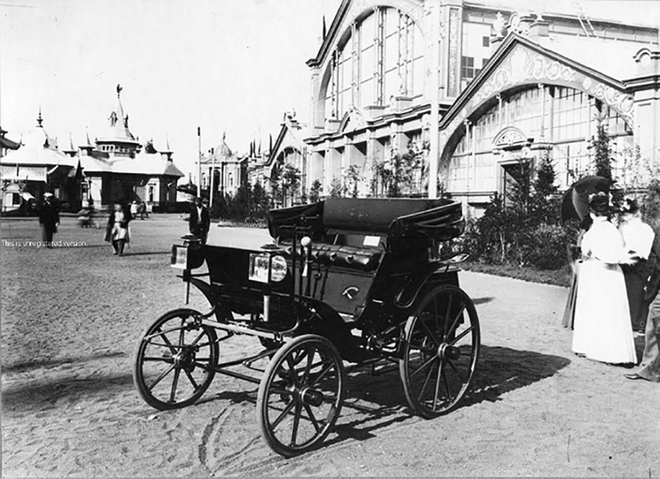 Први руски аутомобил, „Јаковљев-Фрезе”.