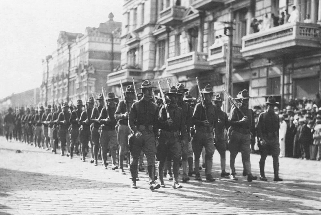 Tropas americanas em Vladivostok, 1918.
