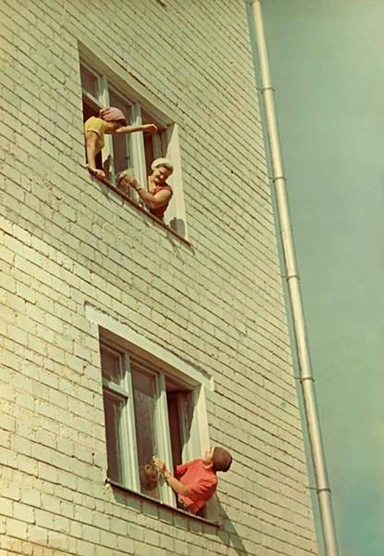 „Fensterreinigung”, 1950er Jahre.