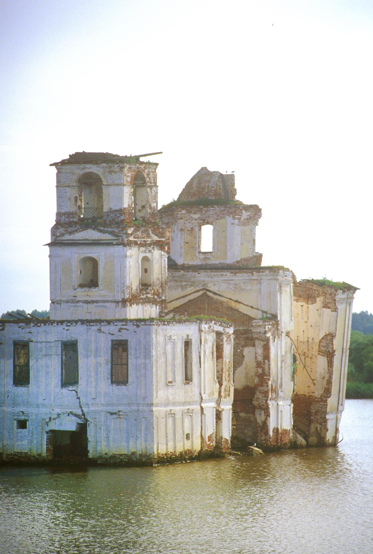 Krokhino. Chiesa della Natività. Vista sud-ovest. 14 luglio 2007