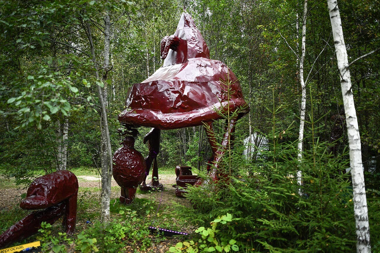Padiglione Gazebo di Ivan Gorshkov al parco artistico Nikola-Lenivets