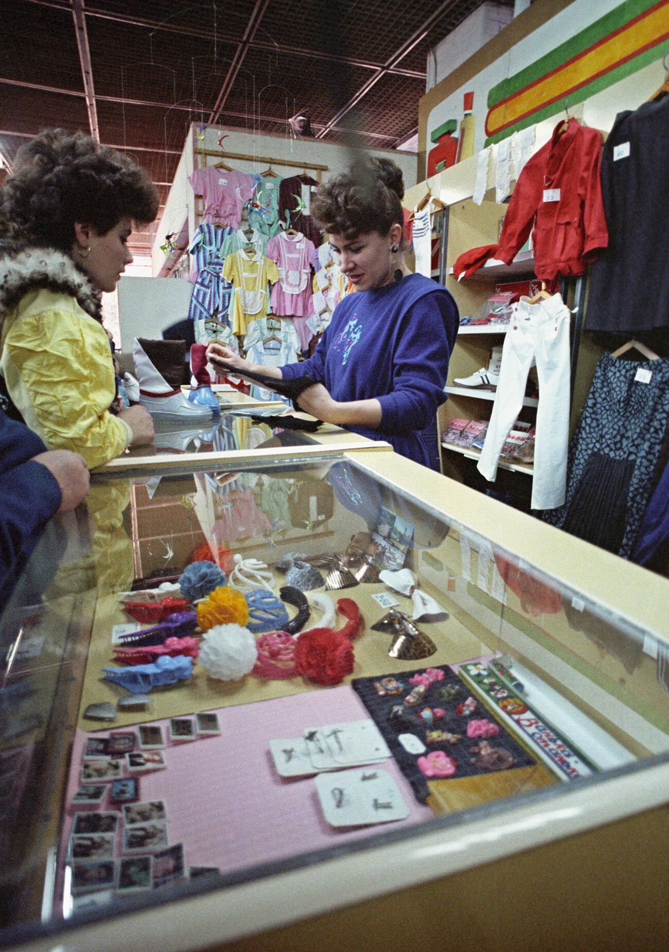 A department store in Rostov-on-Don, 1989.