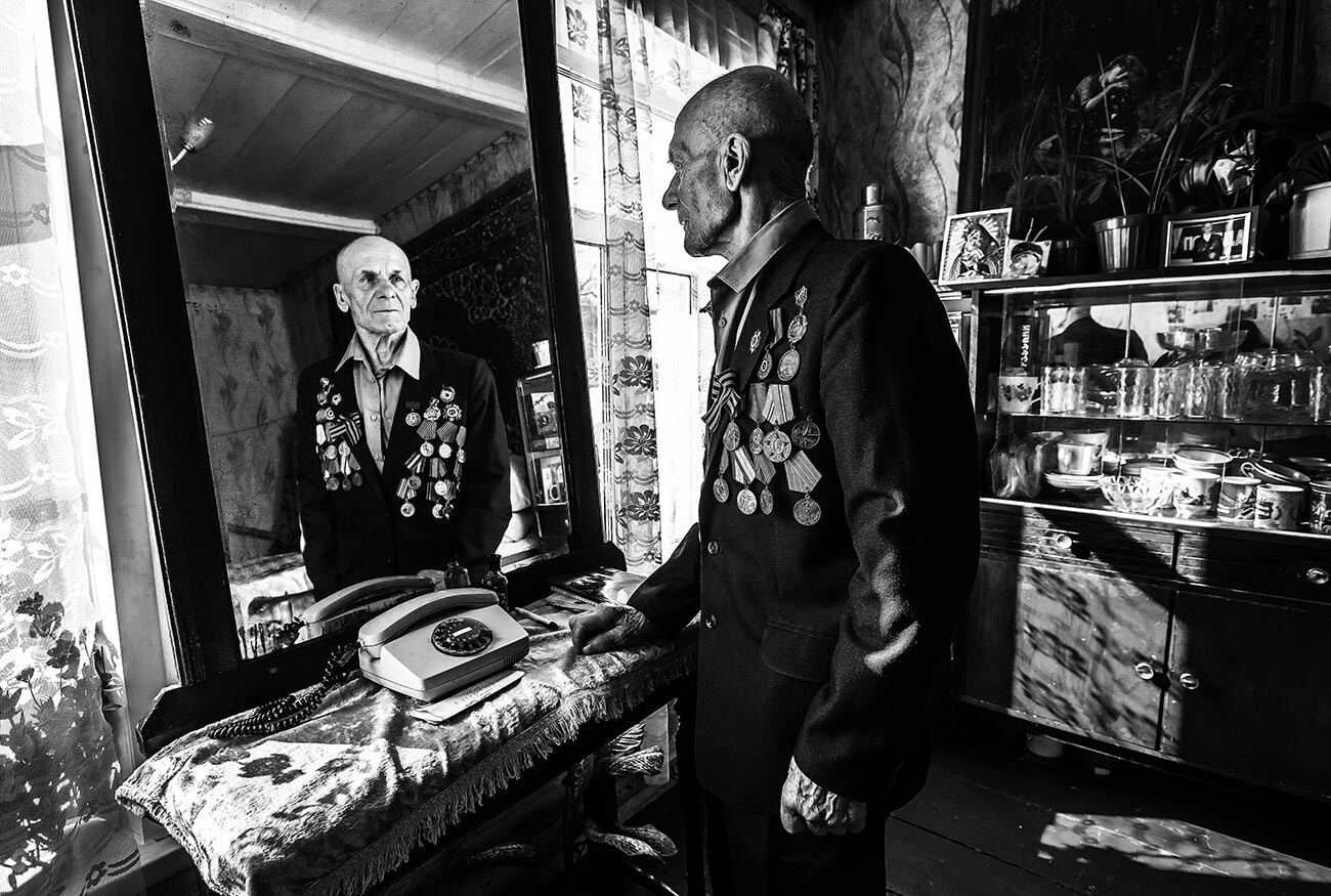 「第二次世界の英雄、イワン・メシチェリャーコフ」―ユリア・ボロビコワ。この退役軍人の写真は、「ロシア人の顔」カテゴリーを受賞
