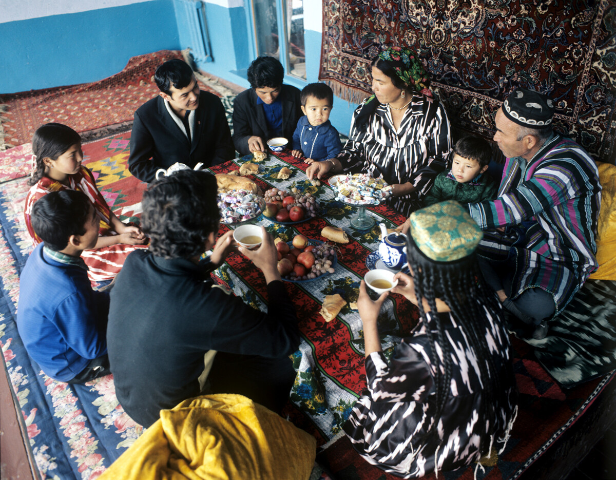 Mother-Heroine Dzhakhon Irgasheva with her family. Tajik Soviet Socialist Republic