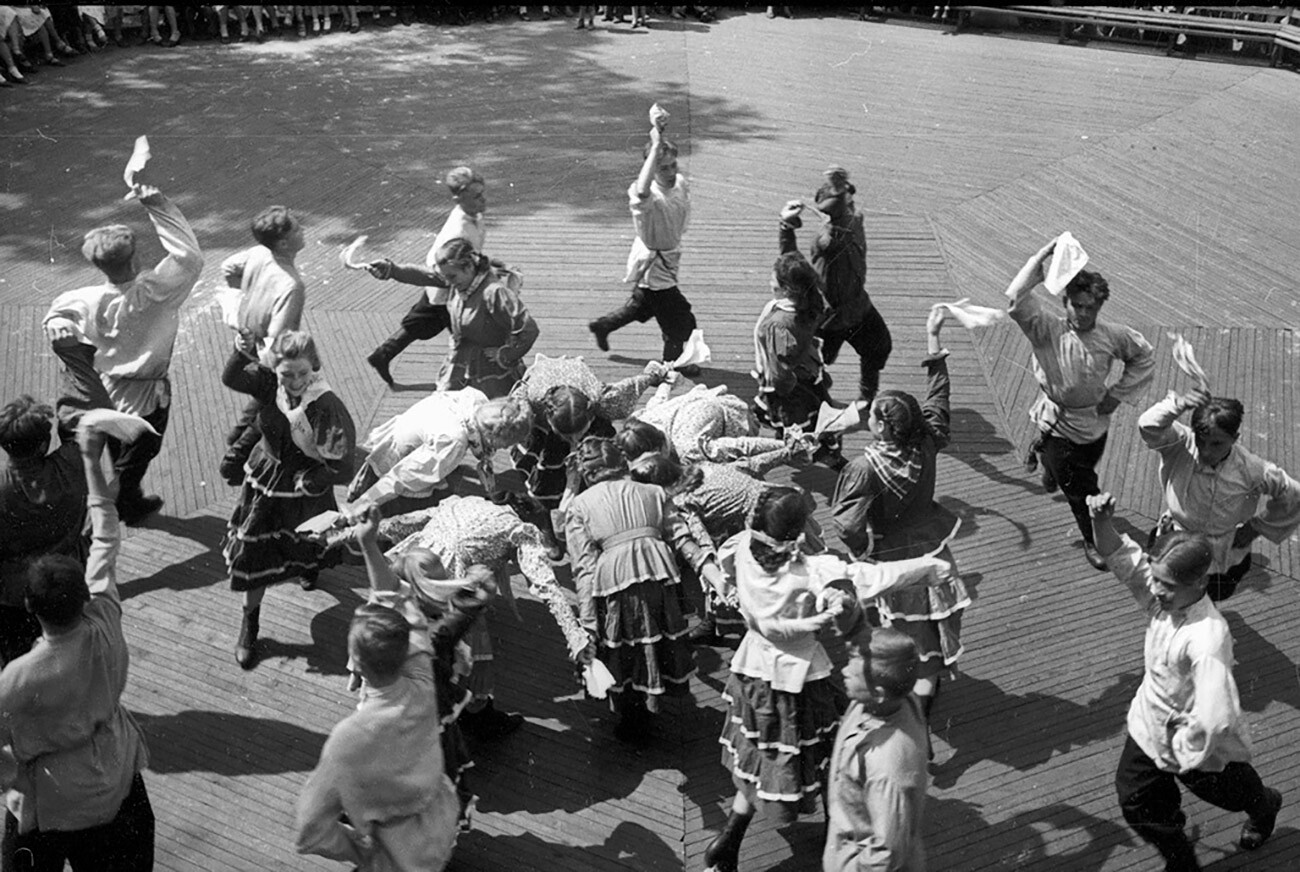 Mass dance in the Urals, 1950s