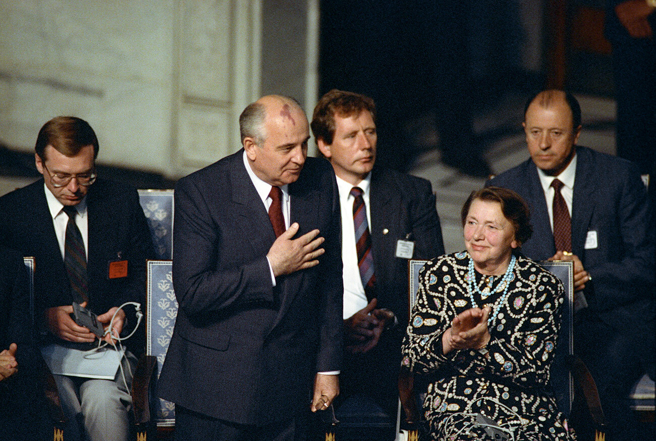 Winner of the 1990 Nobel Peace Prize, Mikhail Gorbachev, delivering a traditional speech at the awarding ceremony