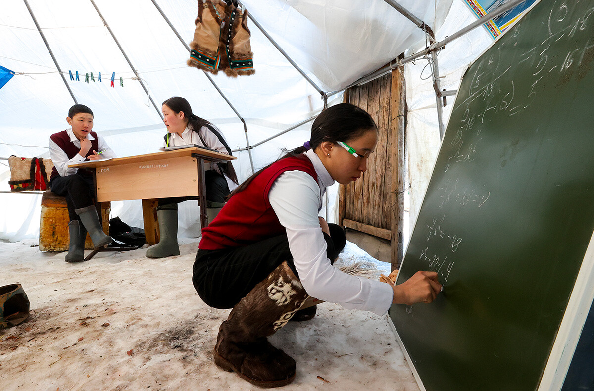 A Merlenke wandering school in Yakutia.
