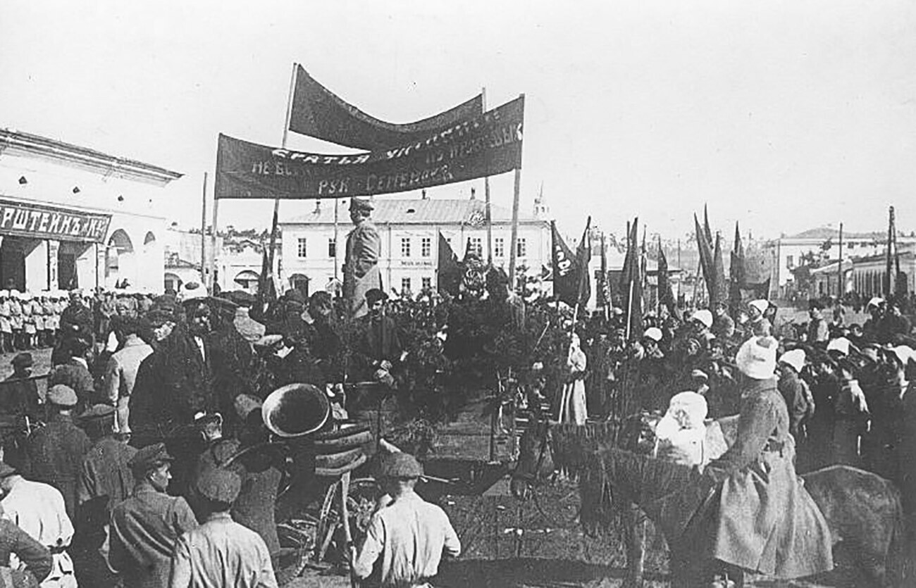 Митинг по повод прогласувањето на Далекоисточната Република.
