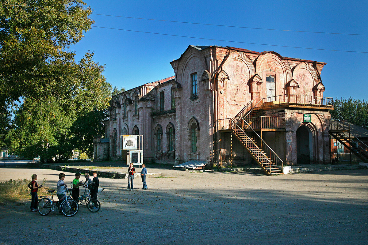 Церковь в селе Курья.
