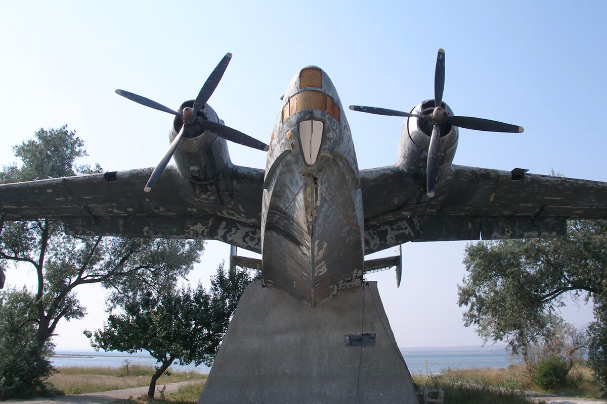  Бе-6 в Донузлав, Евпатория, 7 август 2006 година 