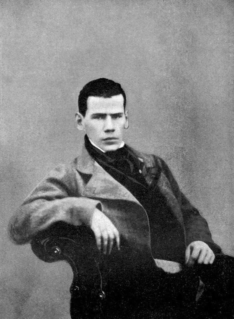 Leo Tolstoi, russischer Schriftsteller, im Alter von 20 Jahren.