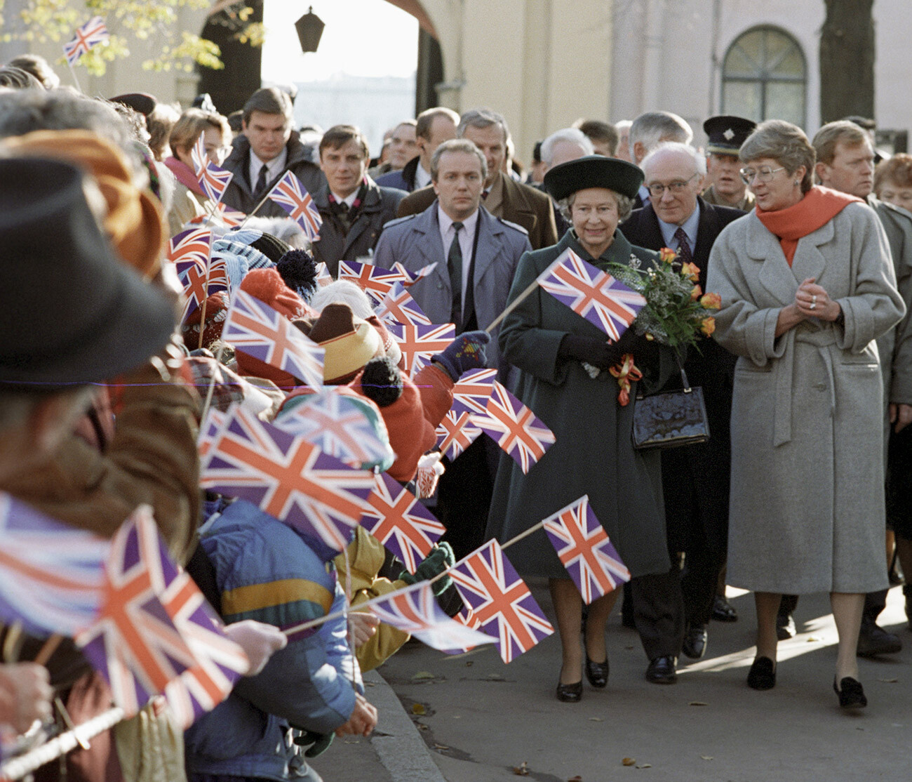 queen of england visits russia