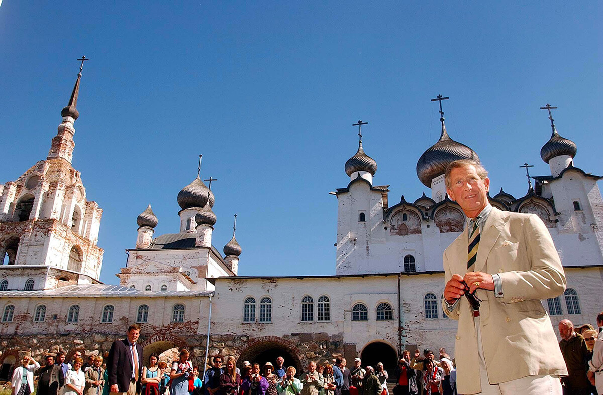 Prince Charles at the entrance to the Solovetsky Monastery, 1994