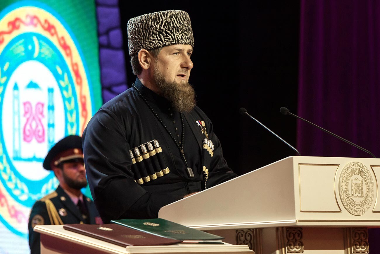 Глава Чеченской республики Рамзан Кадыров во время принесения присяги на церемонии инаугурации