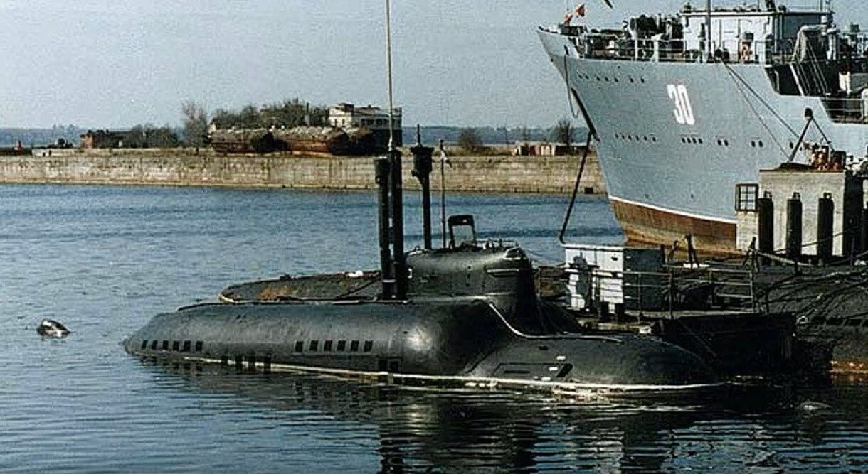 Малые пл. Подводные лодки проекта 865 «Пиранья». Лодке проекта 865 «Пиранья». Сверхмалая подводная лодка проекта 865 «Пиранья». Подводные лодки проекта 865 Пиранья внутри.