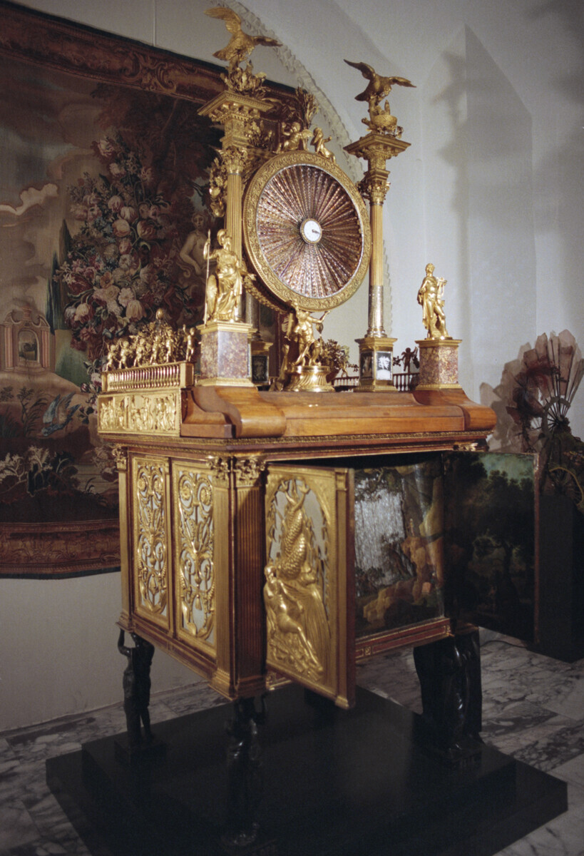 O relógio 'Templo da Glória' feito por Michael Maddox, Museus do Kremlin.
