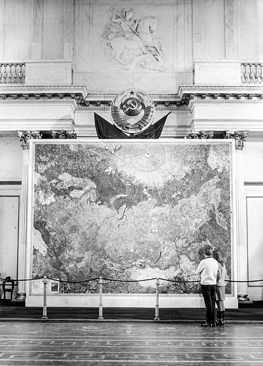 Mozaični zemljevid ZSSR iz dragih kamnov, Ermitaž, Sankt Peterburg
