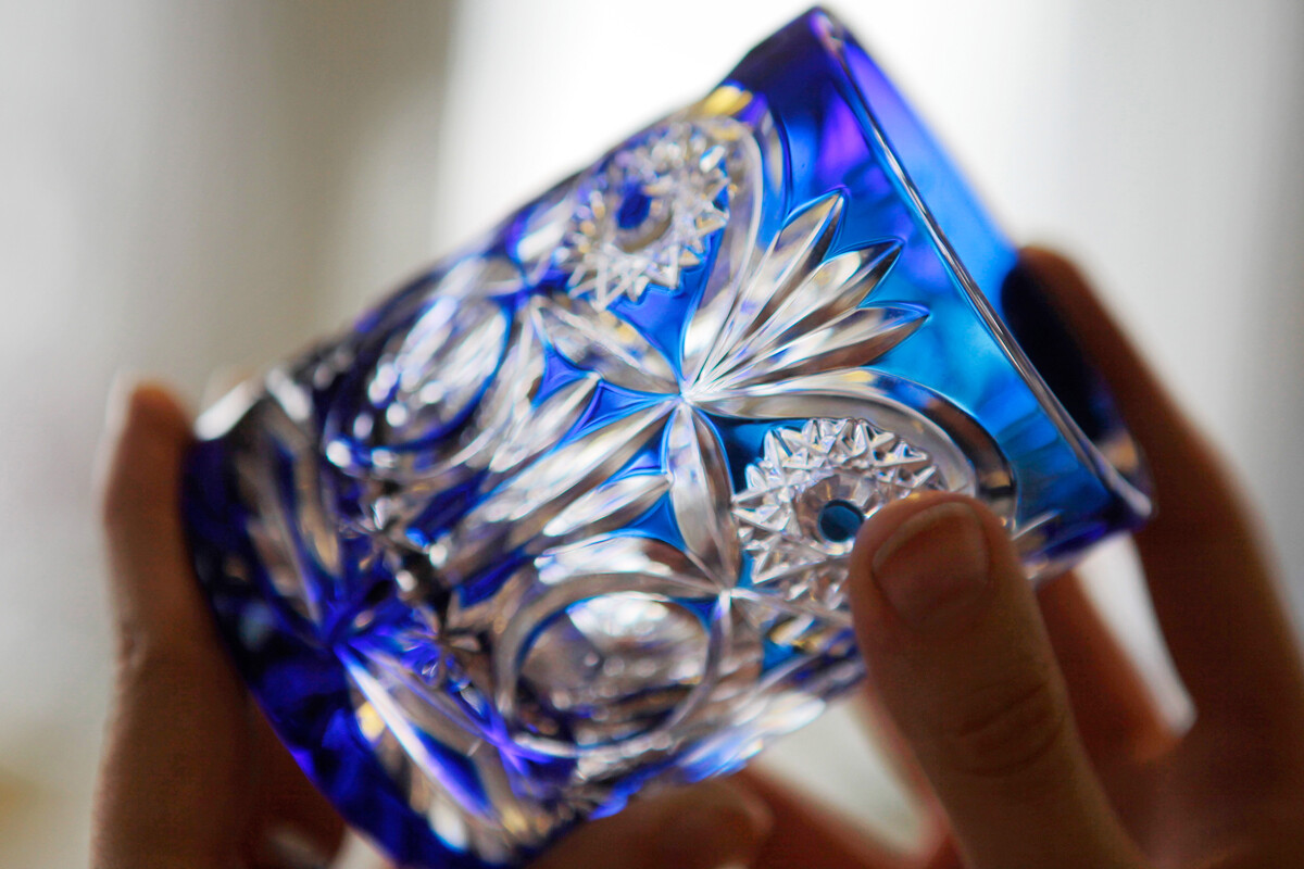 Myths about crystal glass – How to tell crystal from glass - Gurasu Crystal