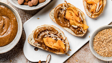 Како се подготвува дагестанската суперхранлива паста од семки „урбеч“ (РЕЦЕПТ)