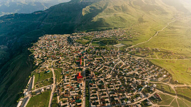 Добре дојдовте во Хунзах, дагестанско село на работ на провалија!