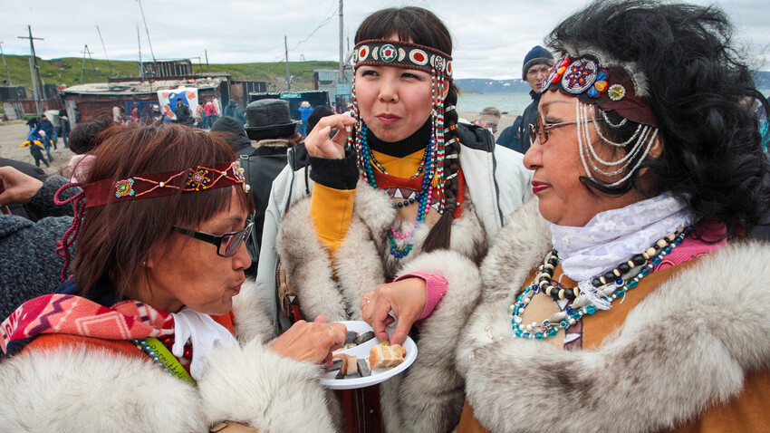 ČUKOTSKO AVTONOMNO OKROŽJE, RUSIJA. Na ljudskem festivalu v okviru kulturnega in športnega festivala primorskih lovcev Beringija v vasi Lavrentija.  
