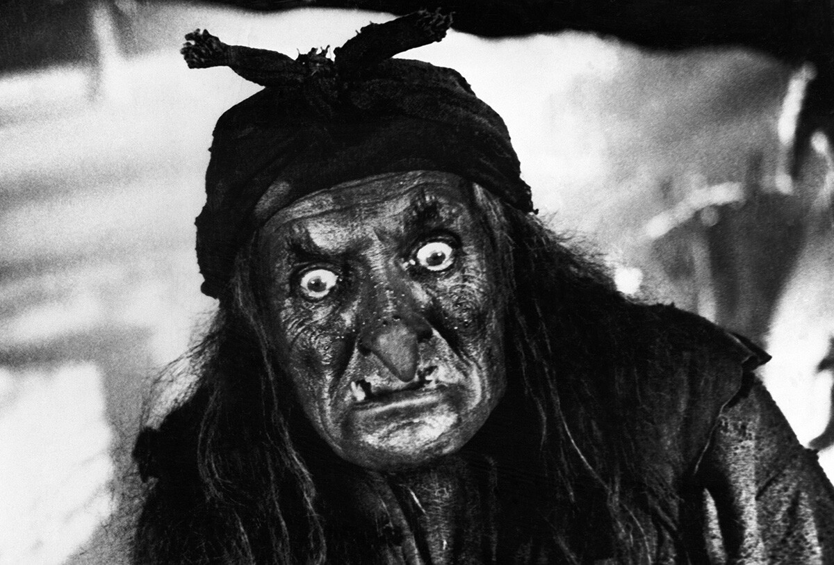 Georgy Millyar as Baba Yaga