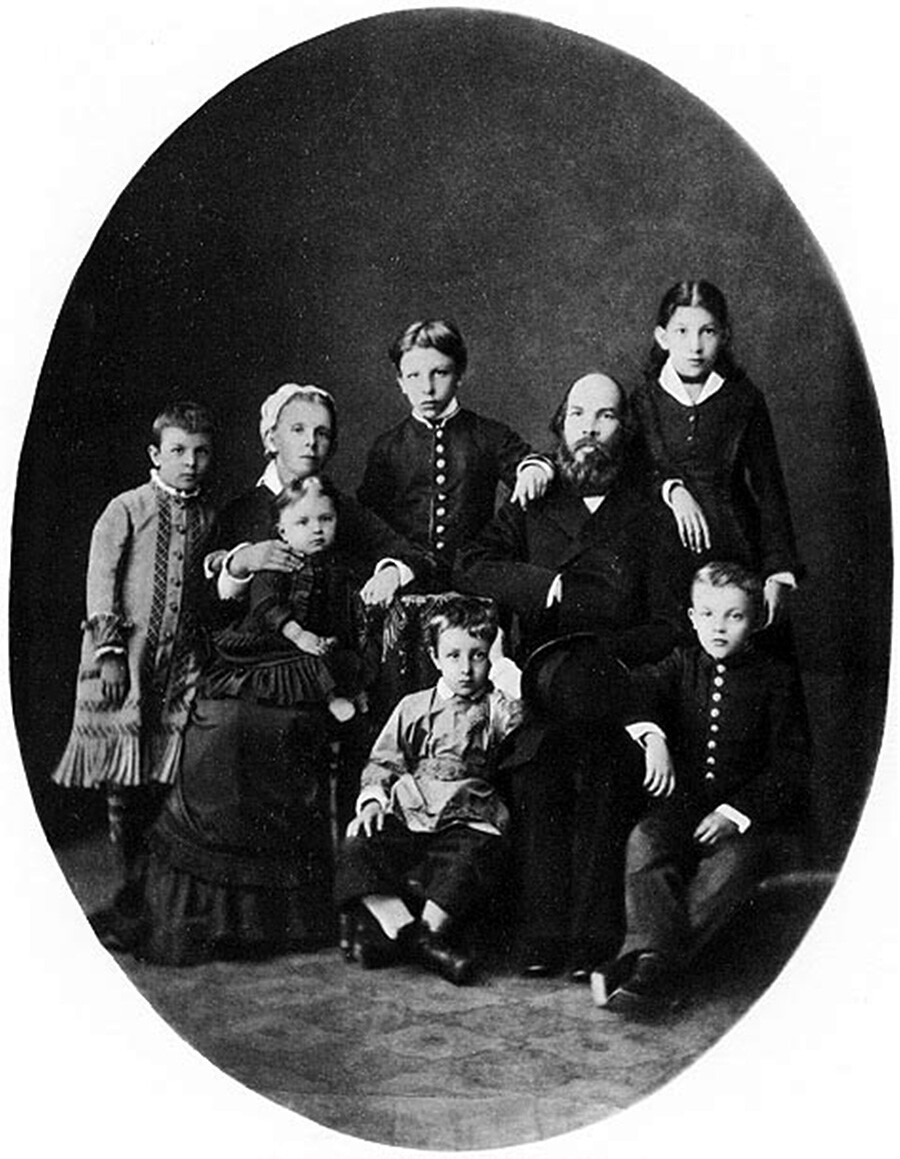 The Ulyanov family. Standing (left to right): Olga (8), Alexander (13), Anna (15). Sitting (left to right): Maria Alexandrovna (44) with her daughter Maria (1), Dmitry (5), Ilya Nikolaevich (48), Vladimir (9).