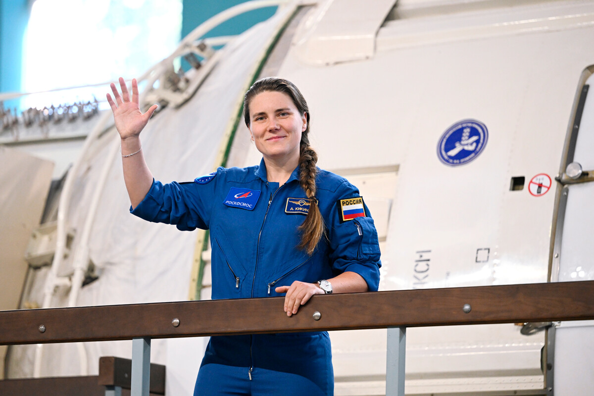 Roskosmosova kozmonavtka Anna Kikina se udeležuje izpitnega usposabljanja v Zvezdnem mestu v okviru 68. dolgotrajne odprave na Mednarodno vesoljsko postajo. 