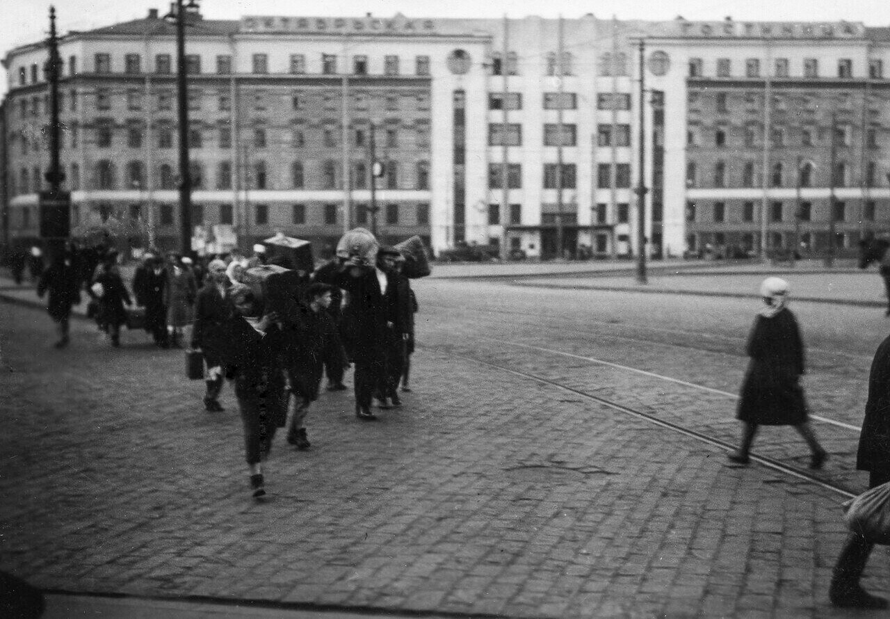 Ленинград. Плоштад на востанието. Хотел „Октомвриска“, 1935.

