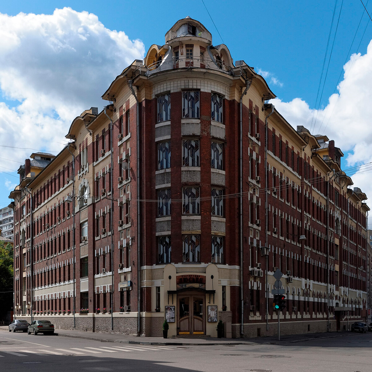 The Solodvnikov Cheap Apartments House
