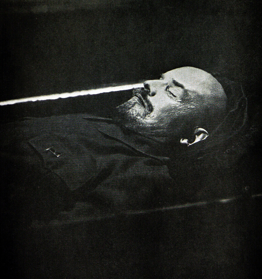 Vladimir Lenin v krsti, januar 1924.
