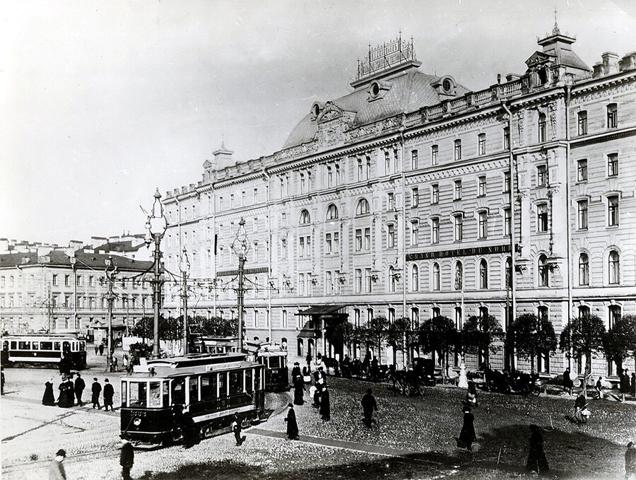 Hotel na trgu Znamenskaja ploščad 