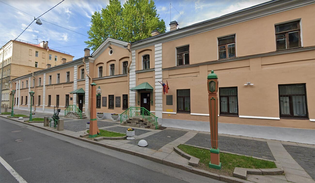 Das Haus in der Odesskaja-Str. in St. Petersburg, in dem Lodygin die erste elektrische Straßenlaterne anzündete.