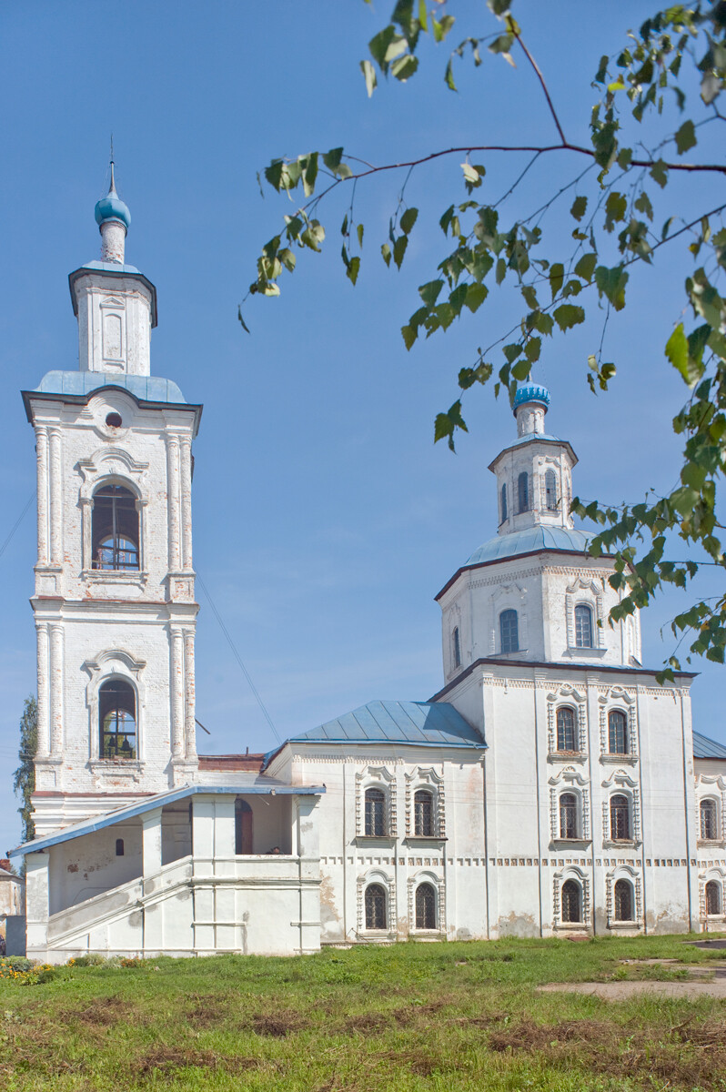 Богојављенска црква, поглед са југа. Август 2012. 