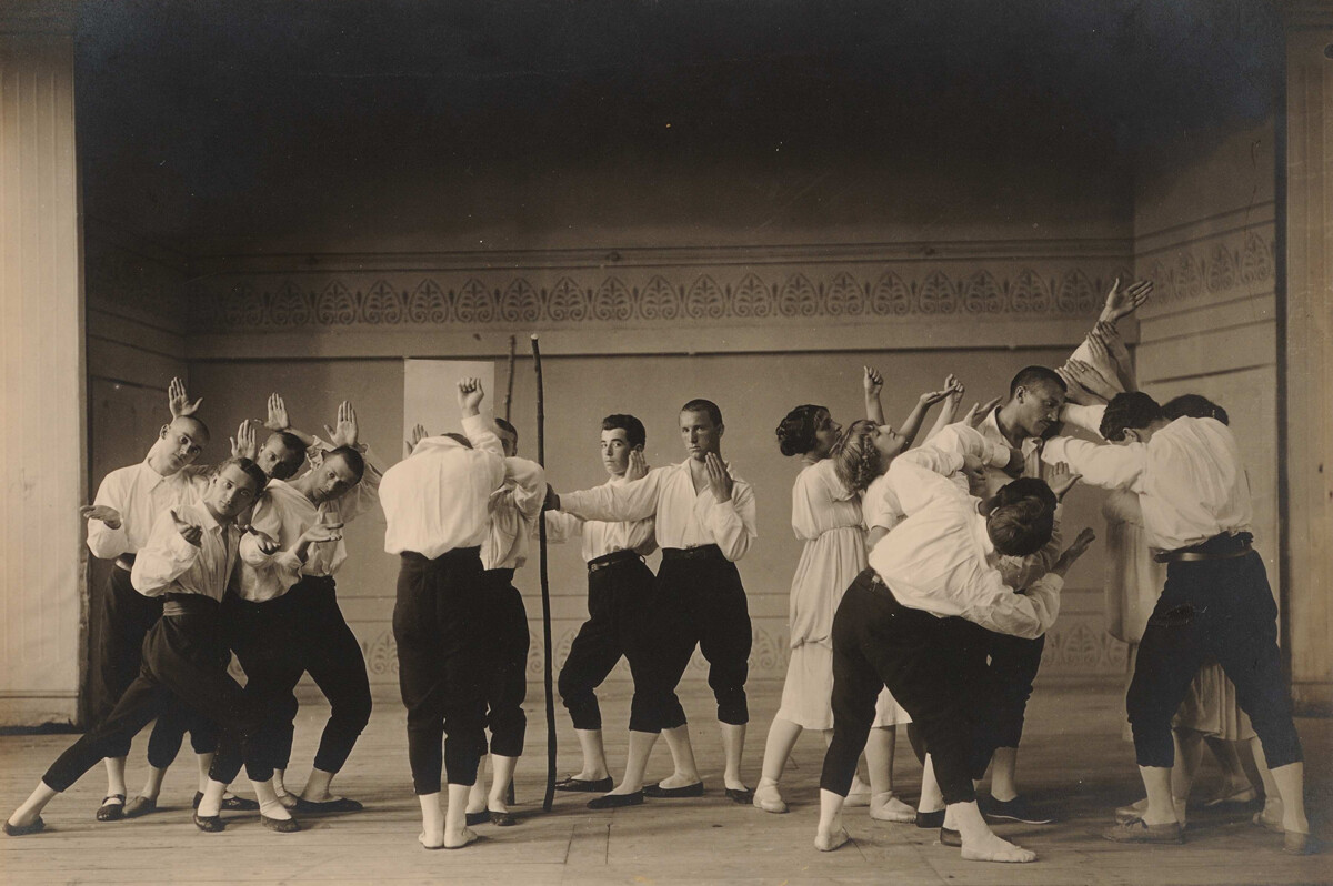Répétition du ballet Liturgie. Paris, 1915

