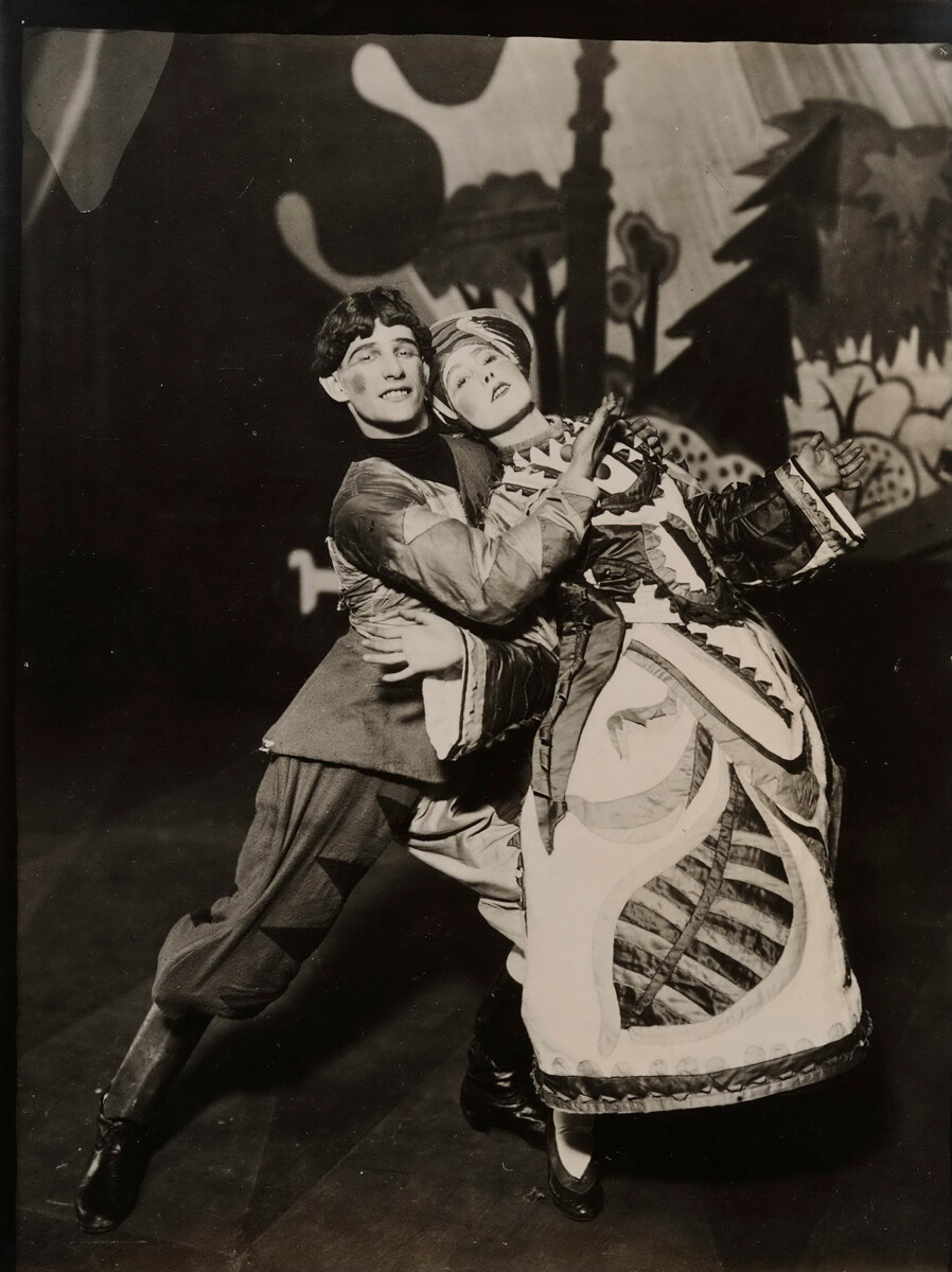 バレエ「道化師」のリディヤ・ソコロワとタデウシ・スラヴィンスキー、ロンドン、1921年