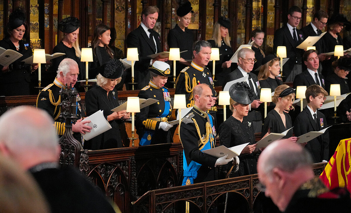 Чланови породице Елизабете II на погребној служби.
