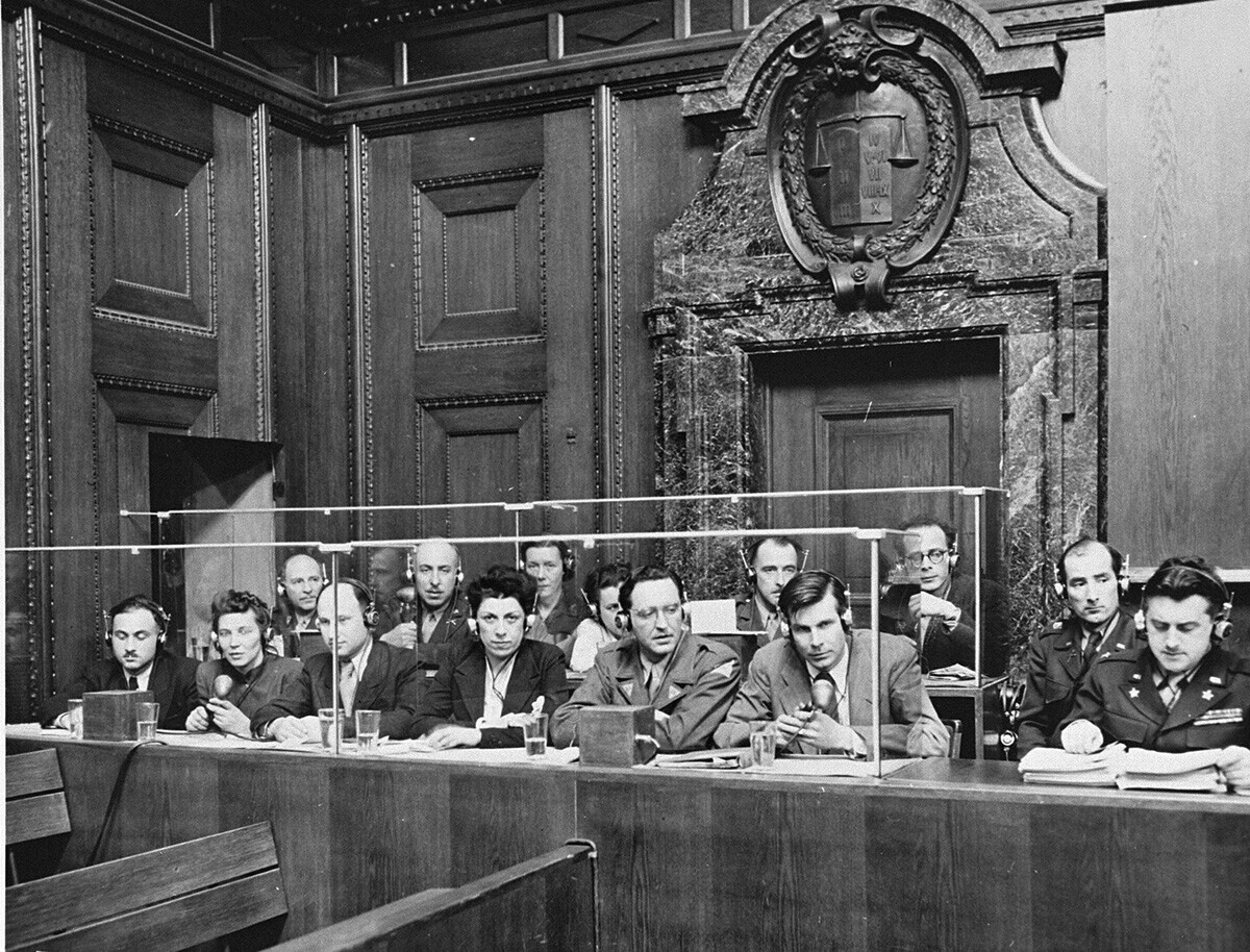 Tribunal Militar Internacional de Nuremberg, seção de intérpretes.