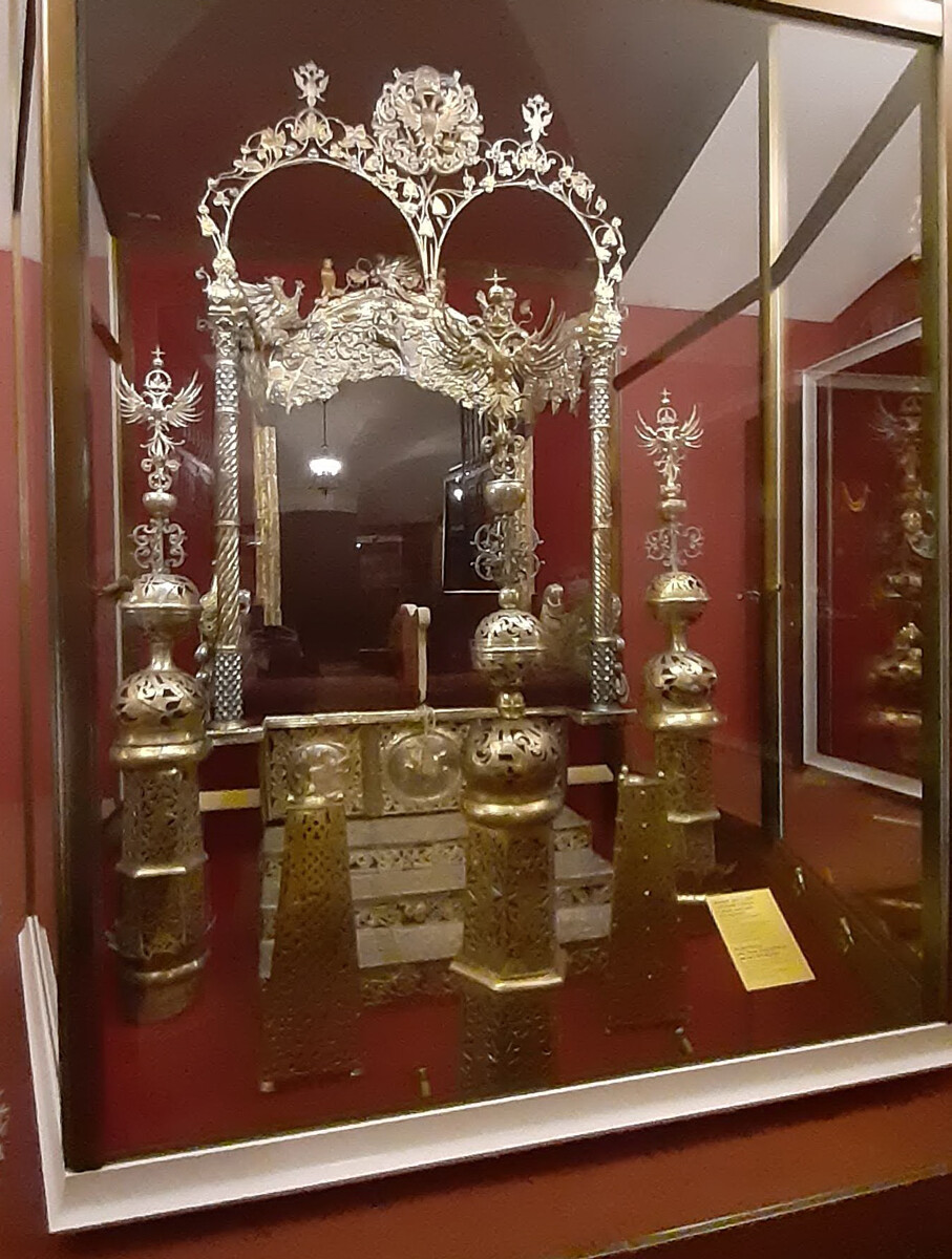 Double throne in the Armoury Chamber of Moscow Kremlin