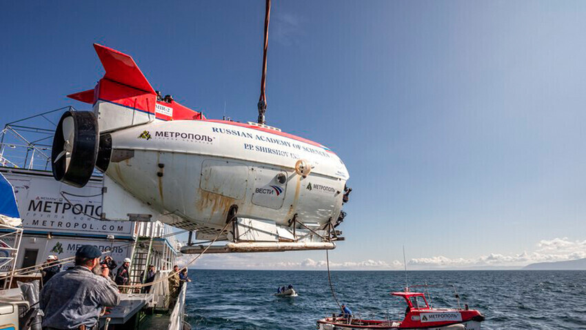 Submarino usado por James Cameron para filmar 'Titanic' era bem